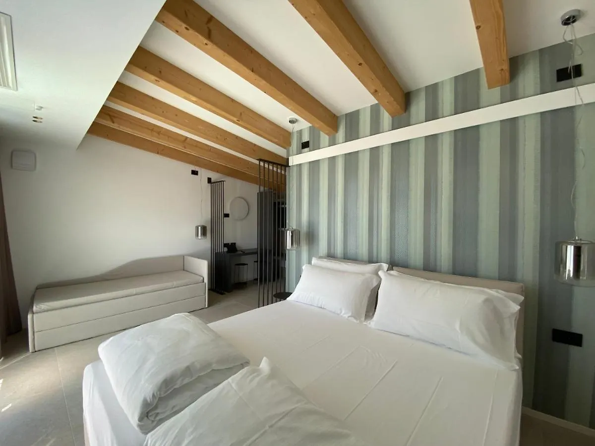 Relais Limonaia - Suites & Garden Spa Torri Del Benaco 3*,  Italy