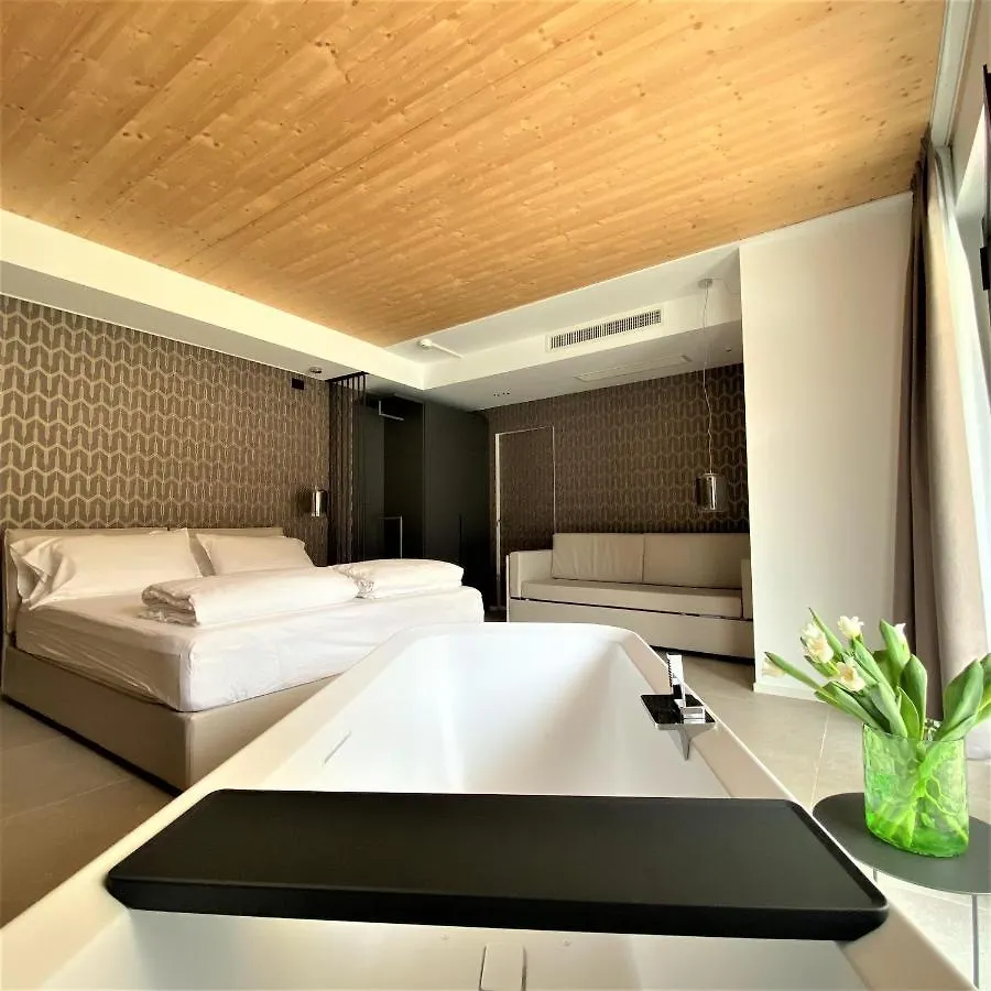 Relais Limonaia - Suites & Garden Spa Torri Del Benaco 3*,