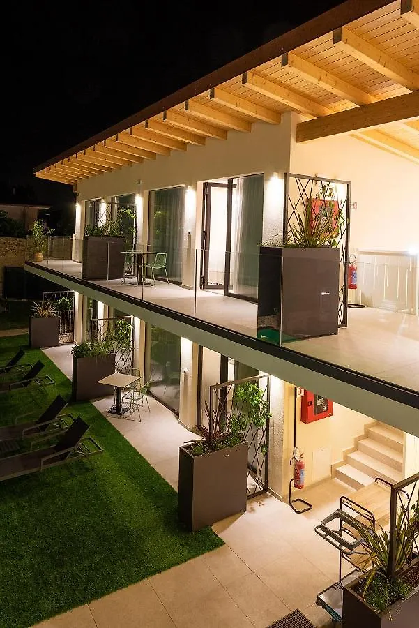 Relais Limonaia - Suites & Garden Spa Torri Del Benaco Hotel